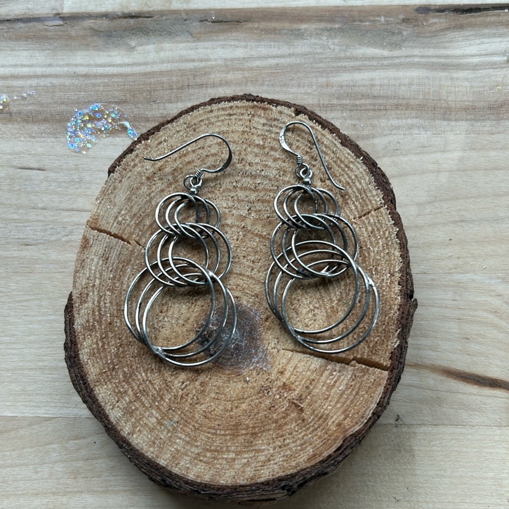 Beautiful silver 3 ring hoop earrings